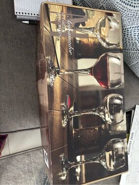 Ambassador Crystal Wine Glass Set - Clear with Red Accent